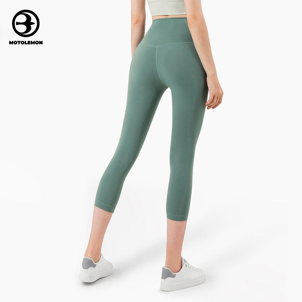 Smooth Matte High-Waist Capri Leggings MCK1242I